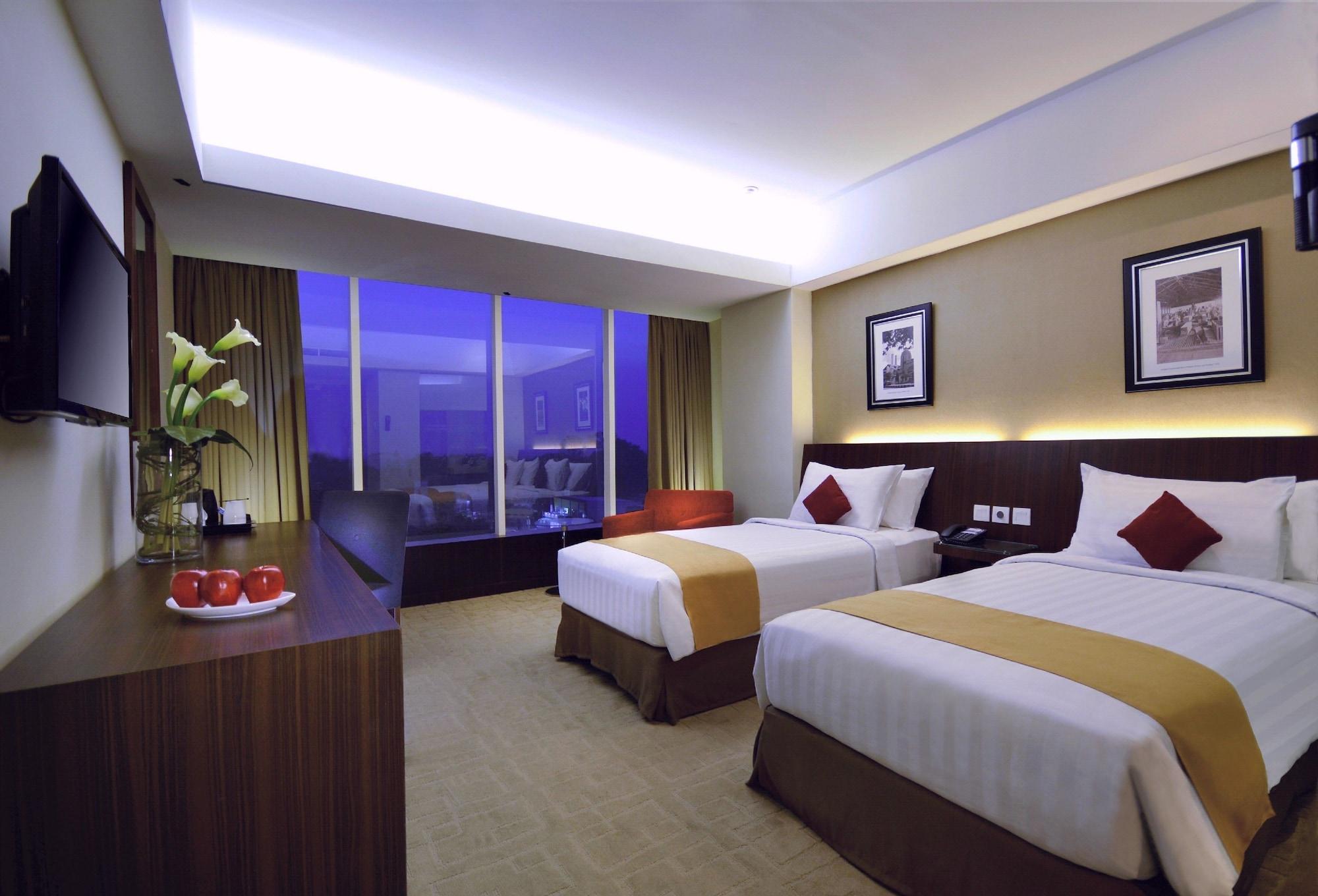 Aston & Conference Center Hotel 4*