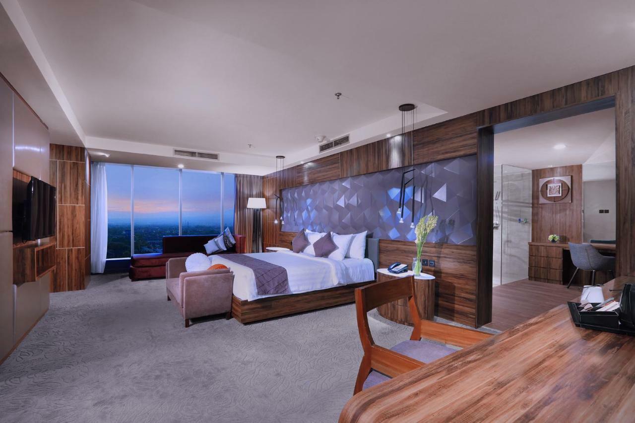 Hotel Aston & Conference Center 4*